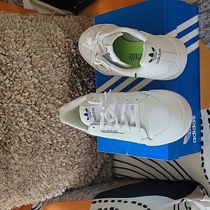 Adidas Continental